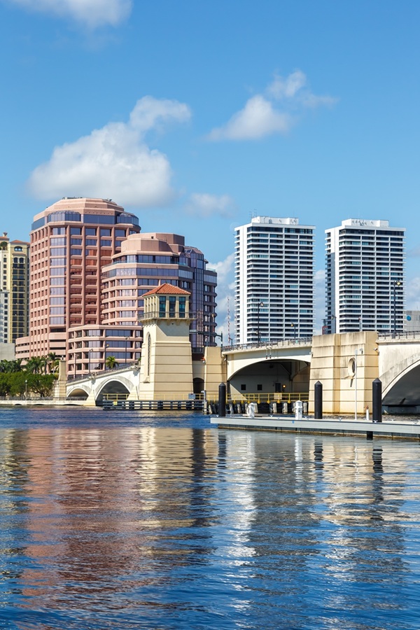 Royal Park Bridge and West Palm Beach skyline.